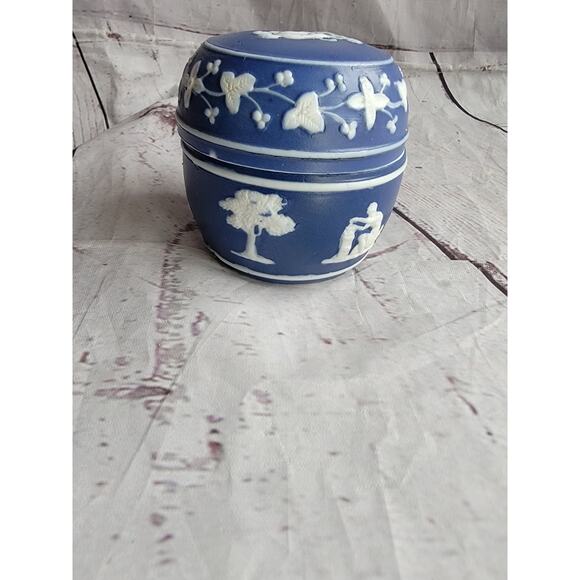Wedgwood Jasperware lidded jar Trinket Dish - Picture 5 of 10